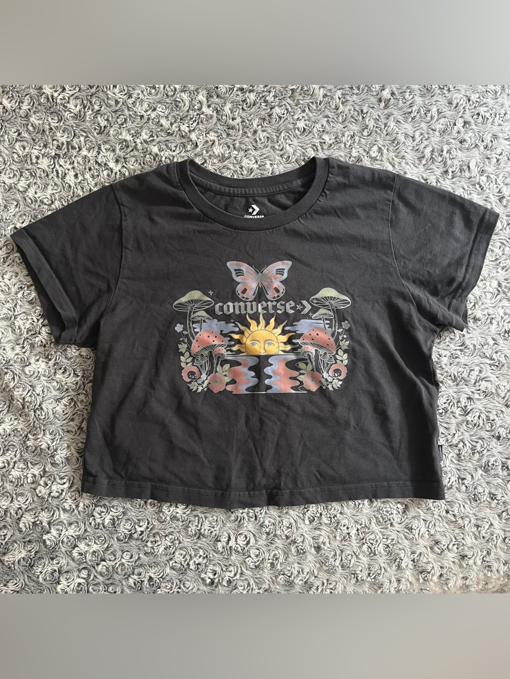 converse cropped tee shirt with retro skater graphic